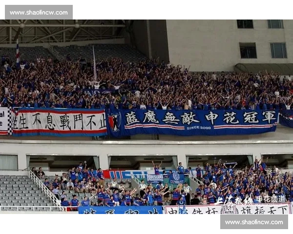 申情家年华暖聚影院 申花全员与球迷共燃冠军心